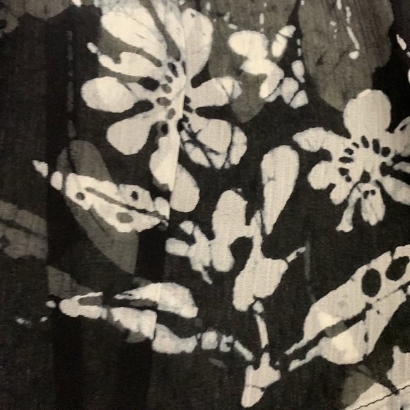 Chico's Size 0 - Small - Picture 2 of 7